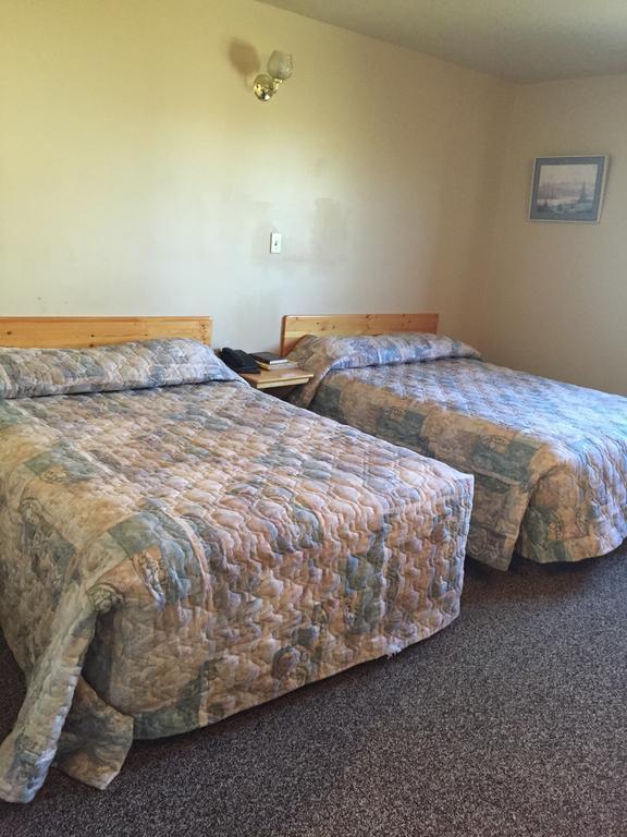 Wakiki Motel & Lounge Meadow Lake Room photo